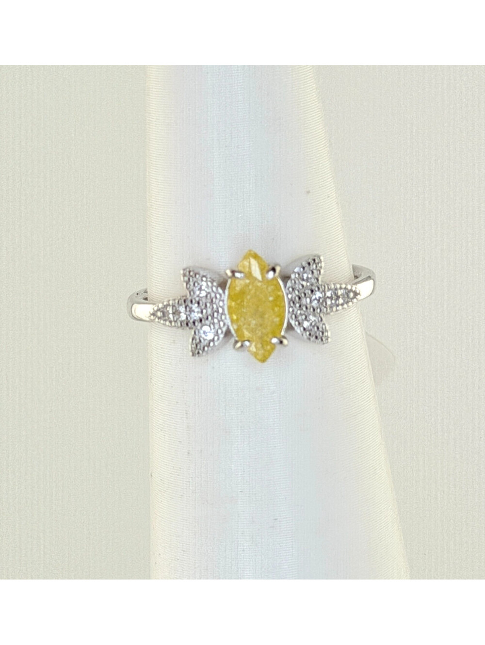 Bomb Party Sterling Club Sz 5 Canary Ice Crystal .925 Silver RBP2566 RETRO